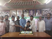 মুজিব শতবর্ষ উদ্যাপন উপলক্ষে জেলা তাতী লীগের কেক কাটা ও দোয়া অনুষ্ঠিত